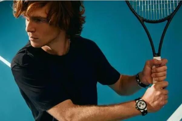 记者：蒯纪闻左臂疑似骨裂，刘浩帆膝盖内侧副韧带出现伤病