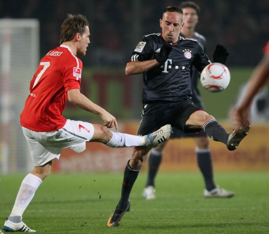 歷史一再證 歷史一再證